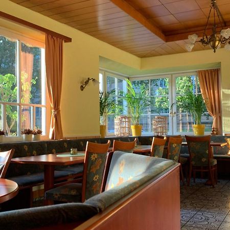 Hotel Schillerplatz Ерінґен Екстер'єр фото